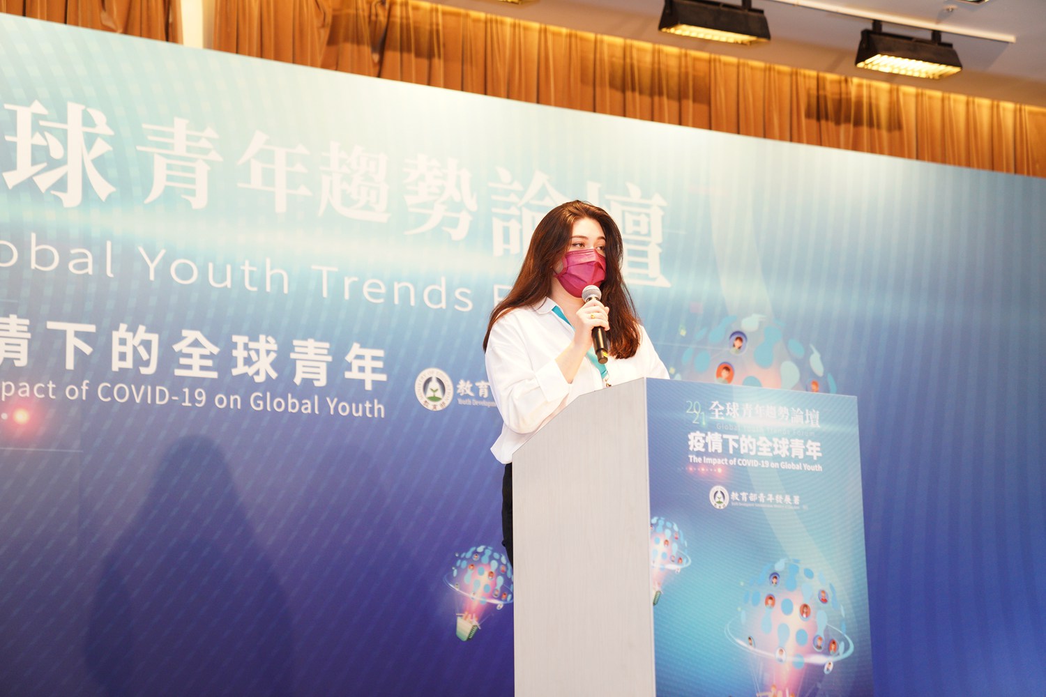 與會者拍照留念