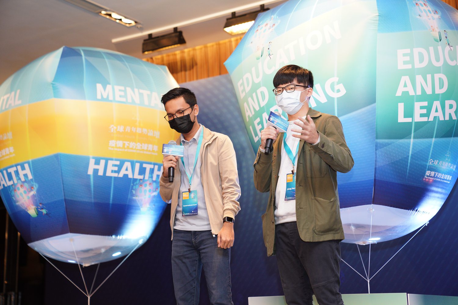 與談人交流特寫