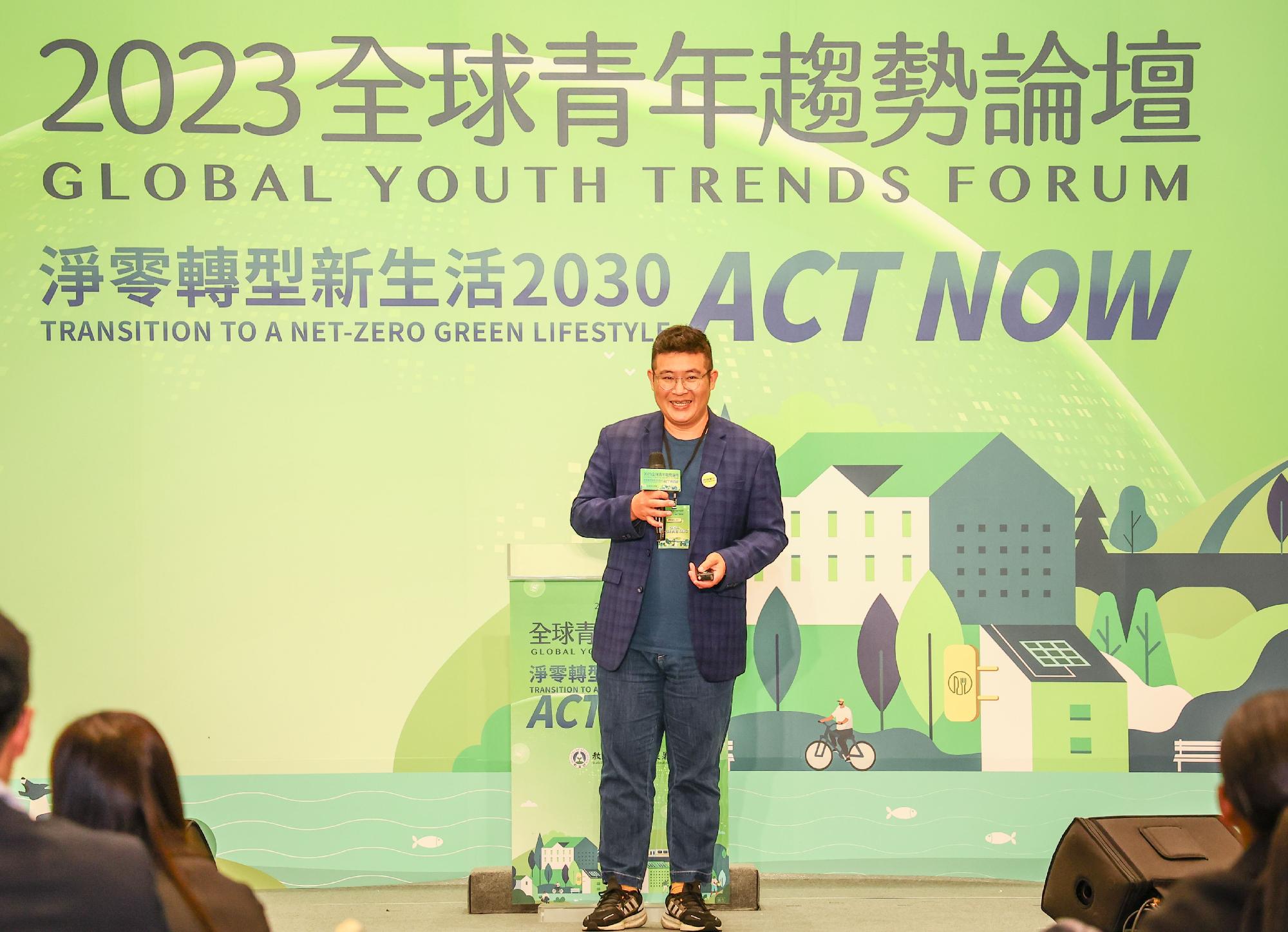 封面人物-第一位男生