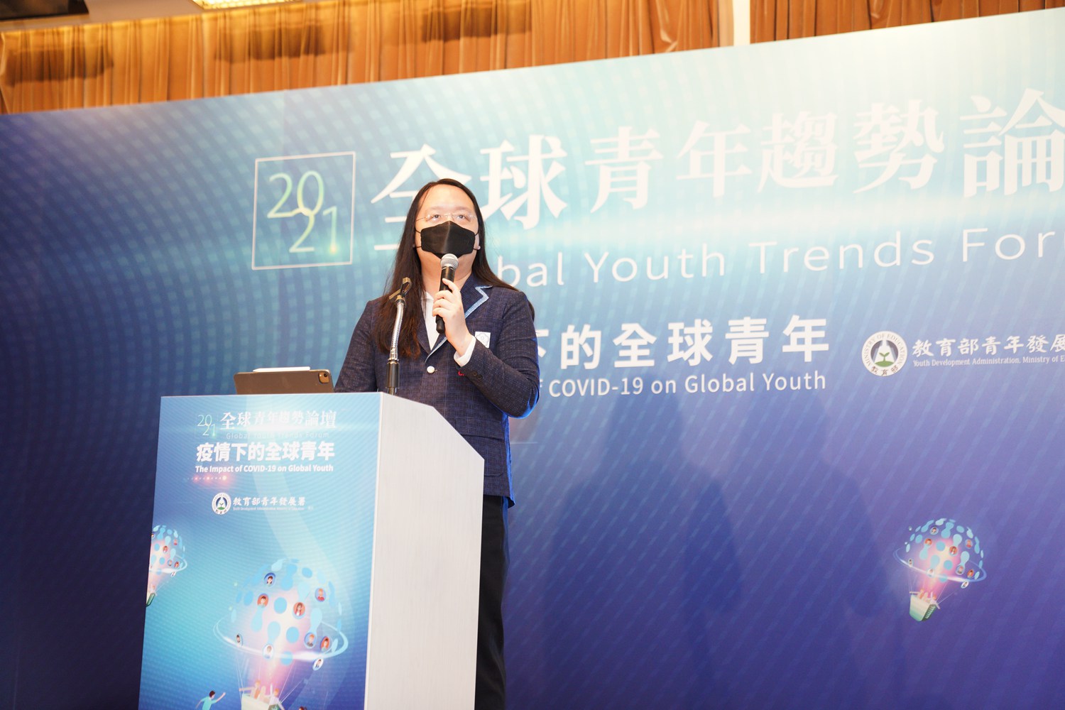 Speaker Answering Questions