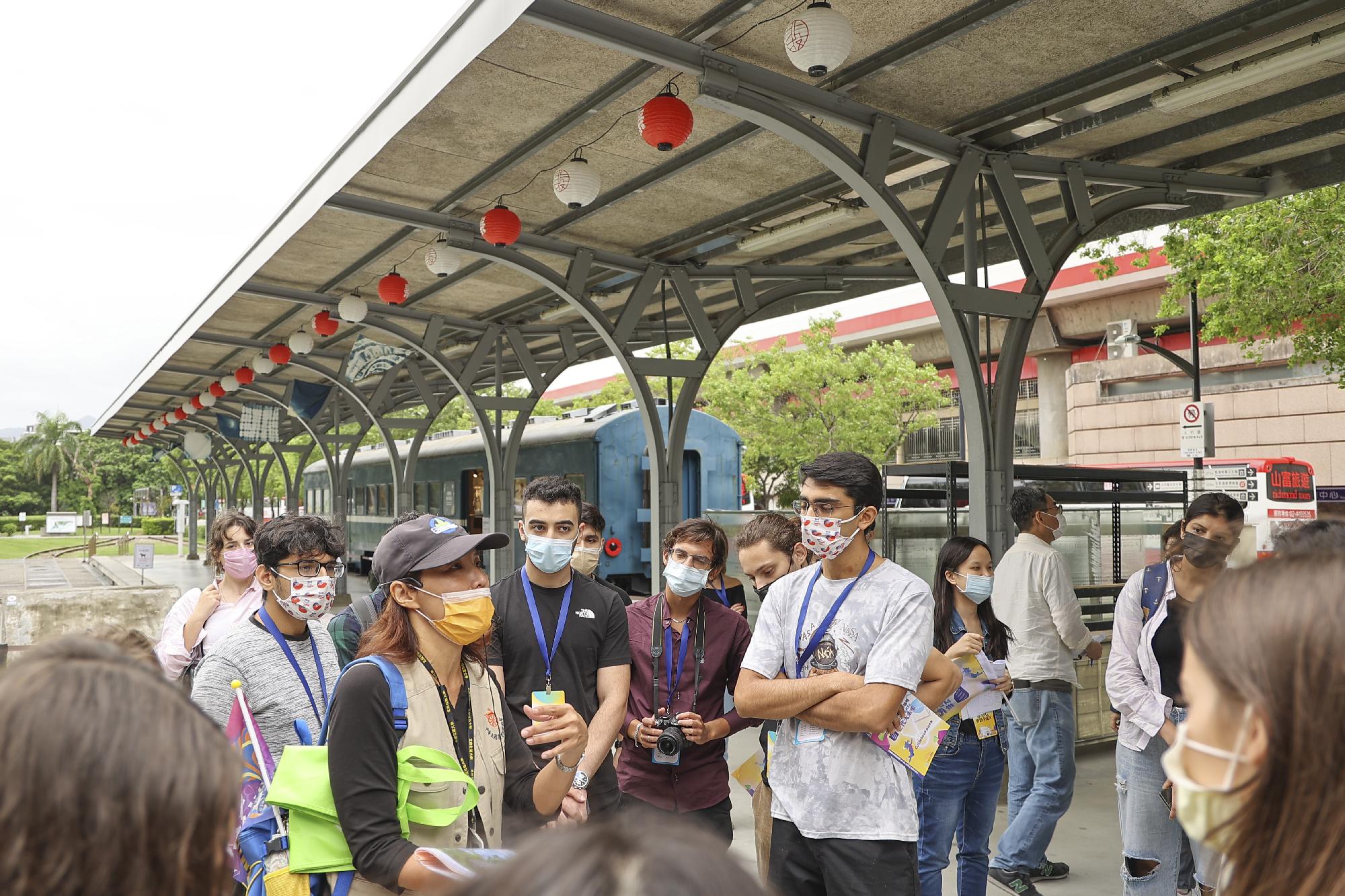 Gathering before the train