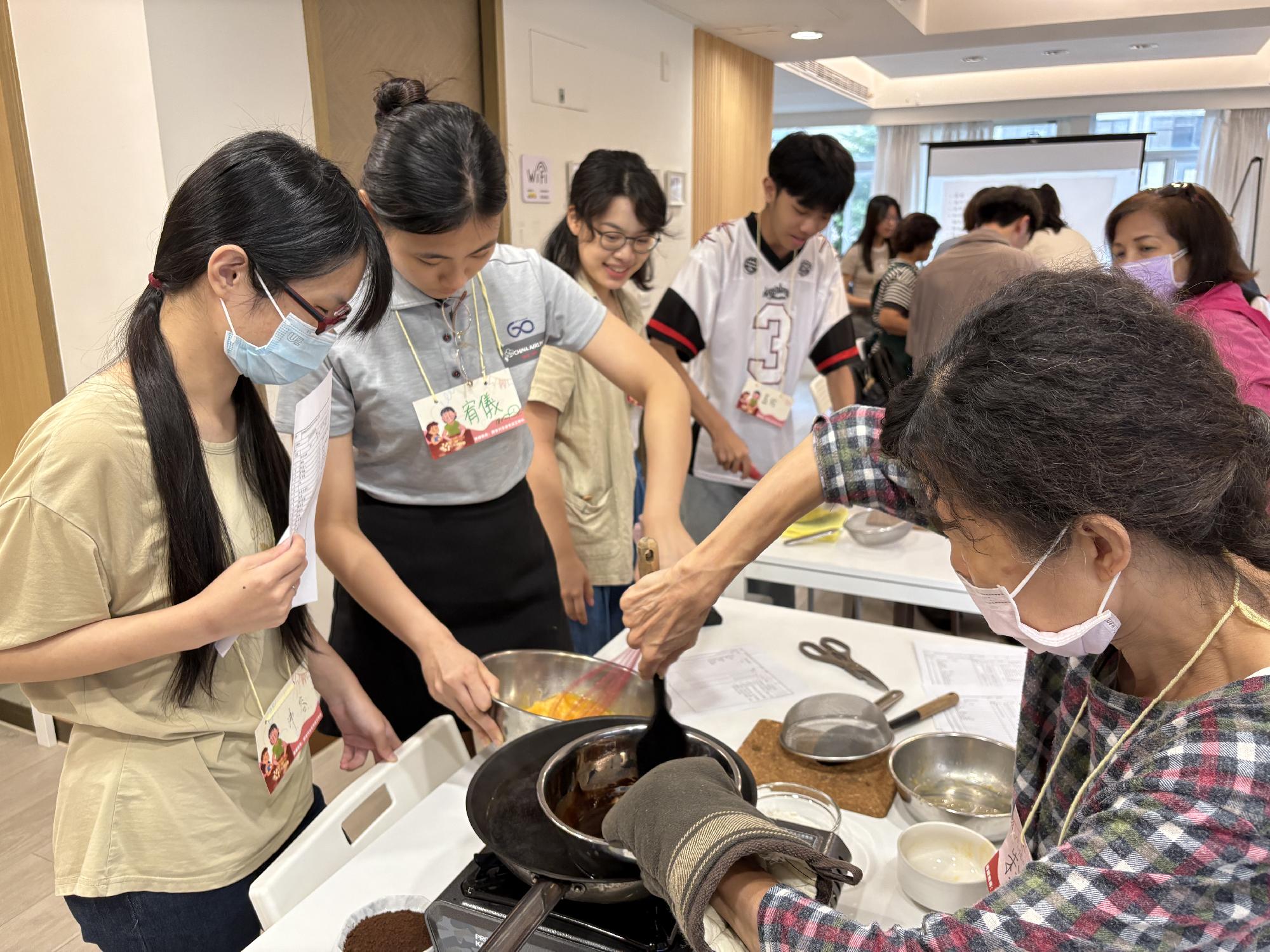 工作坊－青銀共同完成一道菜餚